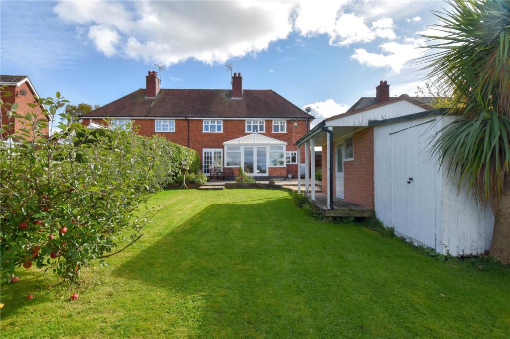 3 bedroom semidetached house for sale in Crumpfields Lane heath, Redditch, B97