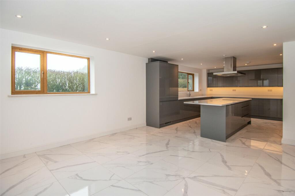 4 bedroom house for sale in Sharpway Gate, Stoke Prior, Bromsgrove