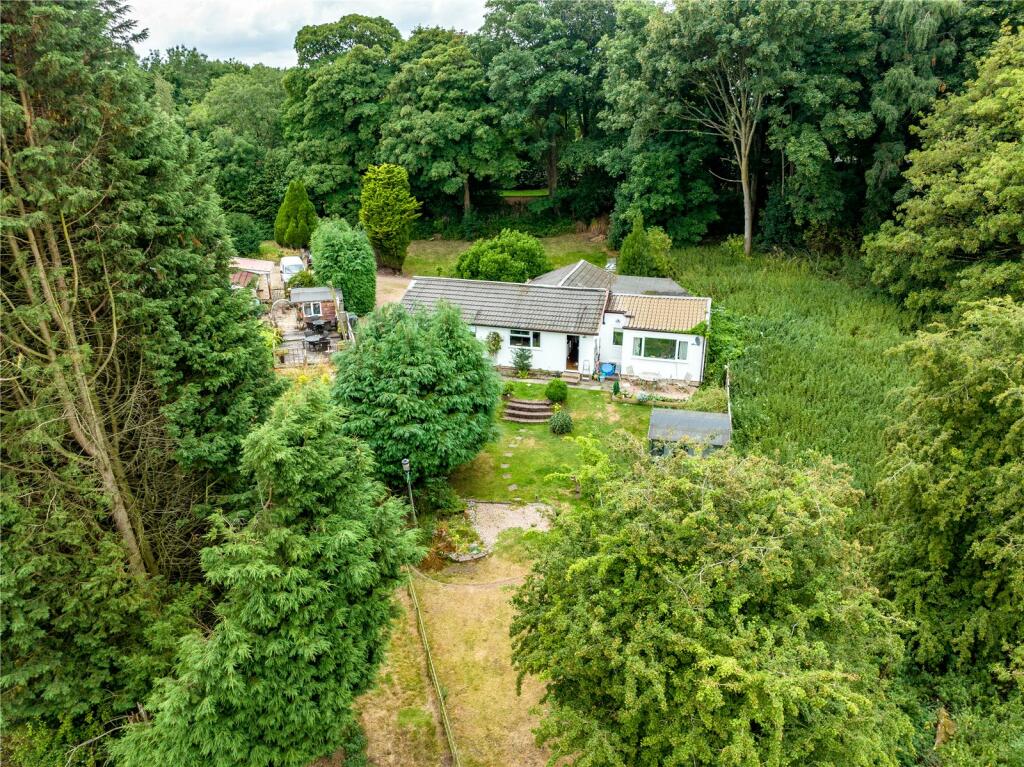 3 bedroom bungalow for sale in Hewell Lane, Tardebigge, Bromsgrove, B60