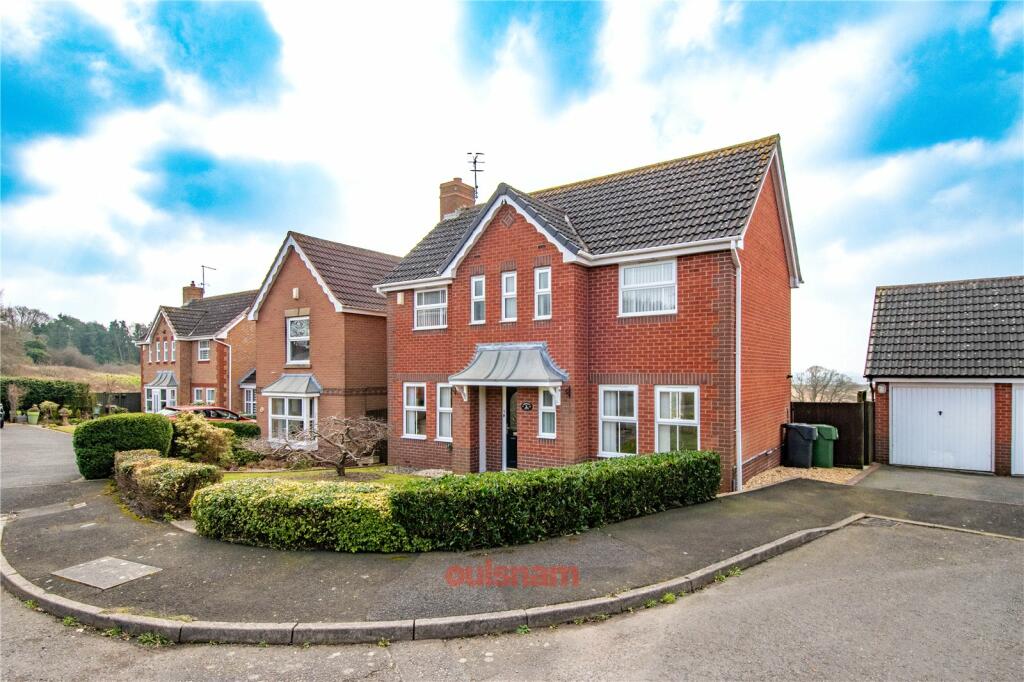 3 bedroom detached house for sale in Parkstone Avenue, Bromsgrove