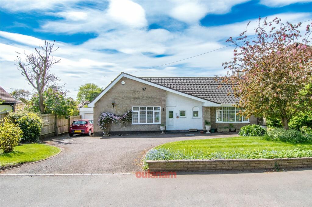 3 bedroom bungalow for sale in Stourbridge Road, Fairfield, Bromsgrove, B61