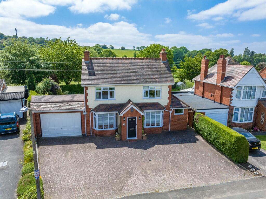 3 bedroom detached house for sale in Littleheath Lane, Lickey End