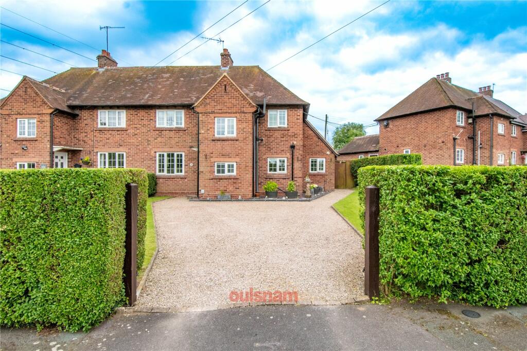 3 bedroom semidetached house for sale in Orchard Crescent, Stoke Prior, Bromsgrove