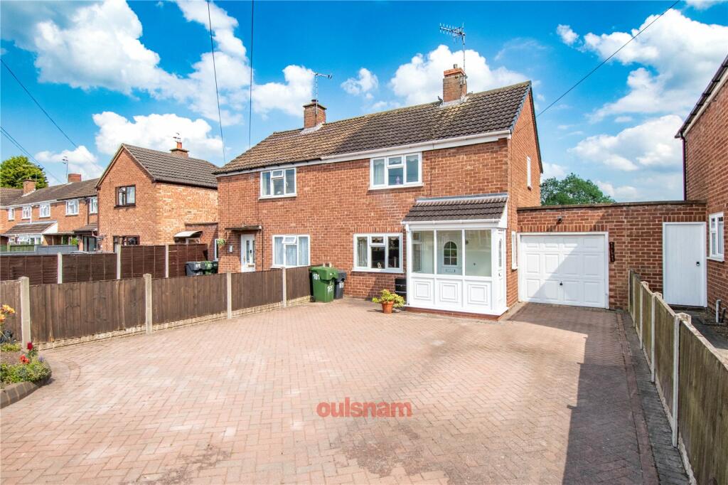 2 bedroom semidetached house for sale in Salwarpe Road, Bromsgrove