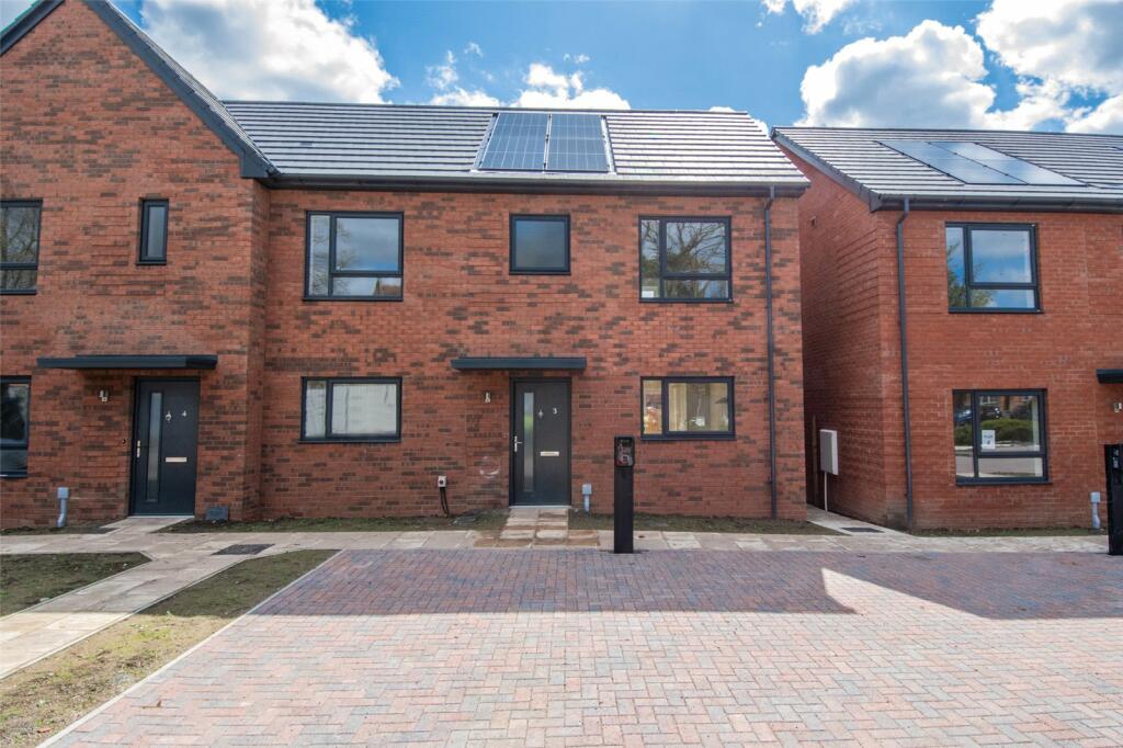 3 bedroom semidetached house for sale in Burcot Close, Bromsgrove, B60