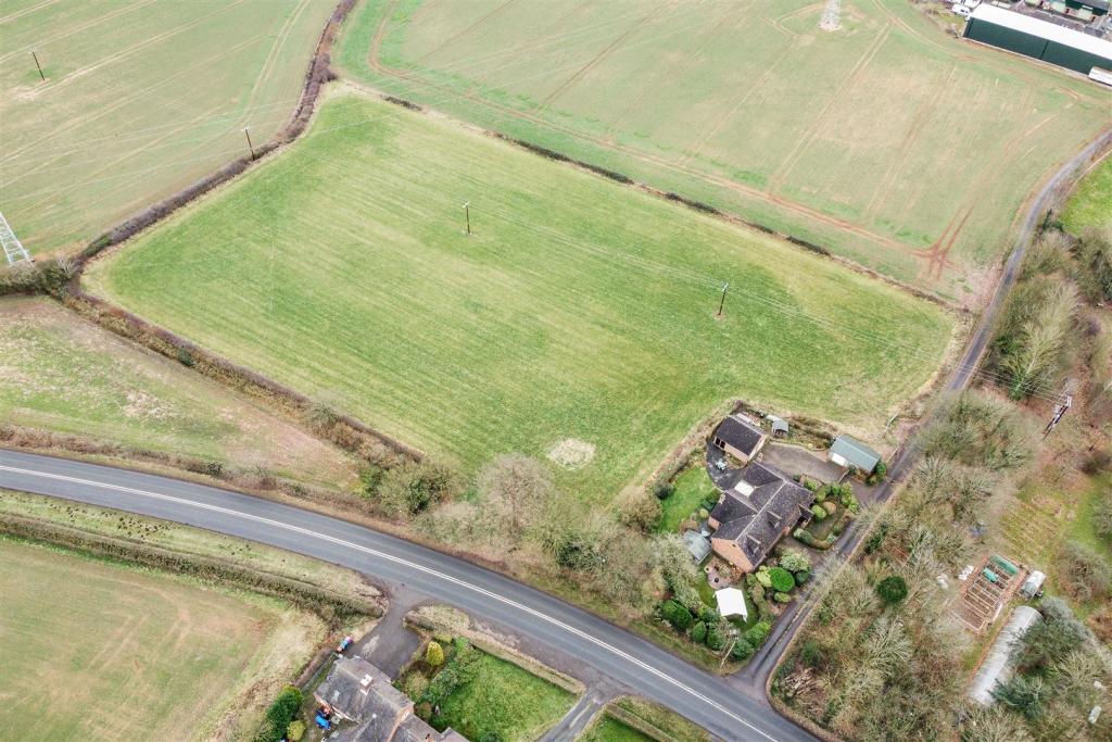 5 bedroom detached house for sale in Ashby Road, Tamworth, B79