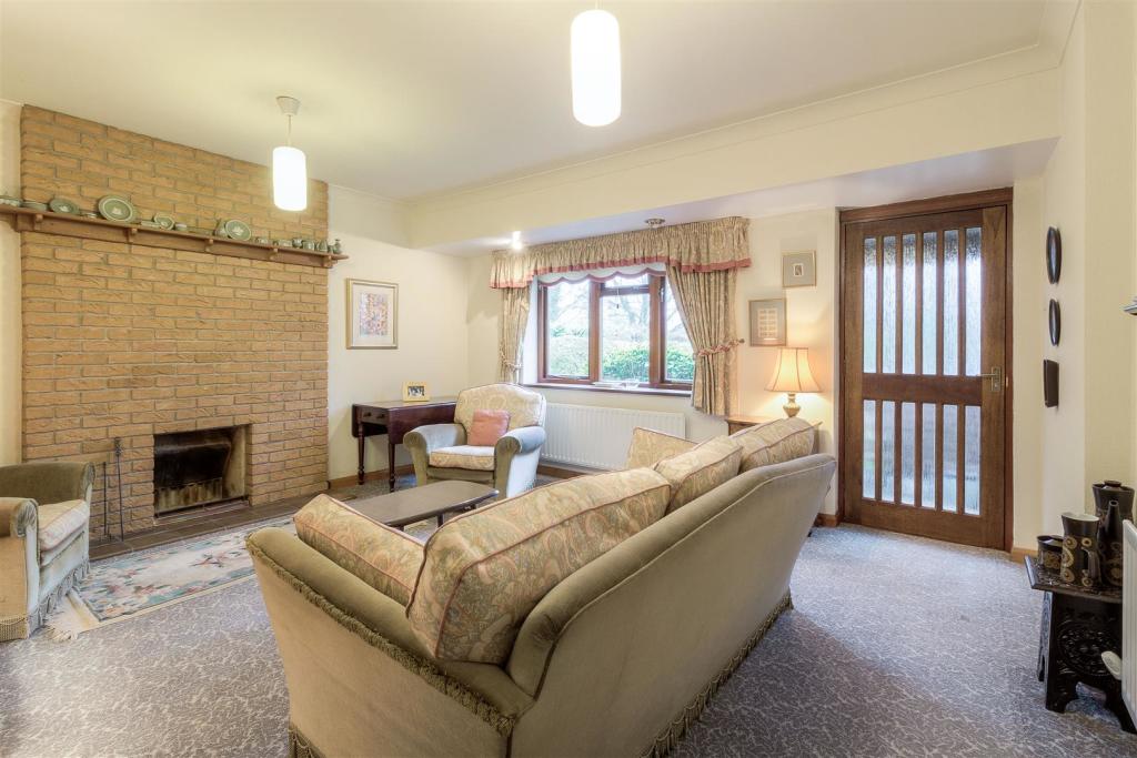 5 bedroom detached house for sale in Ashby Road, Tamworth, B79