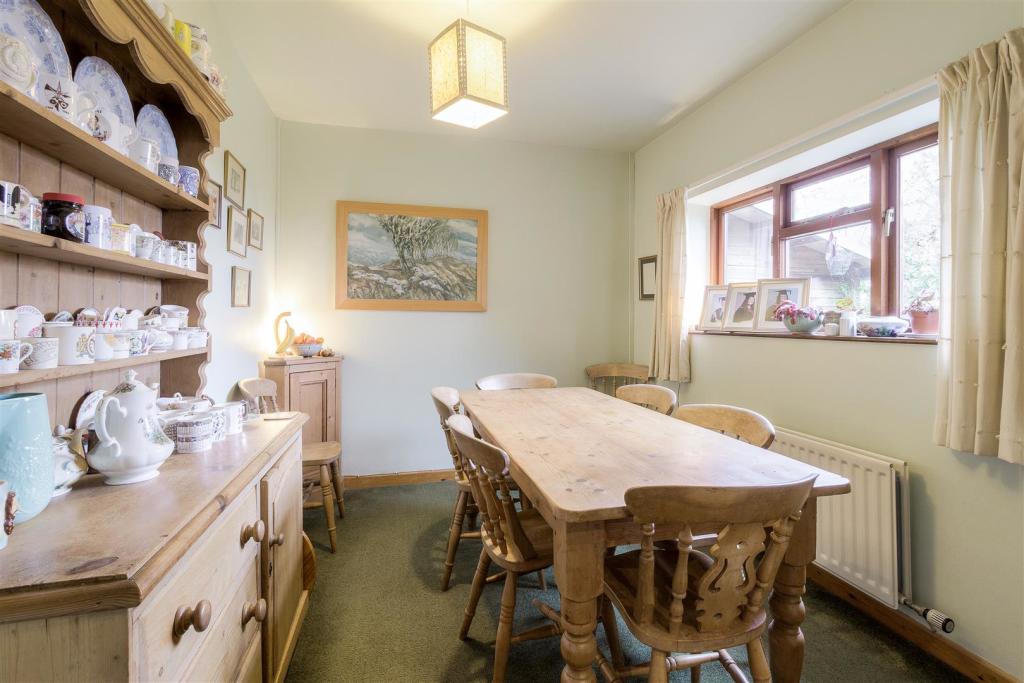 5 bedroom detached house for sale in Ashby Road, Tamworth, B79