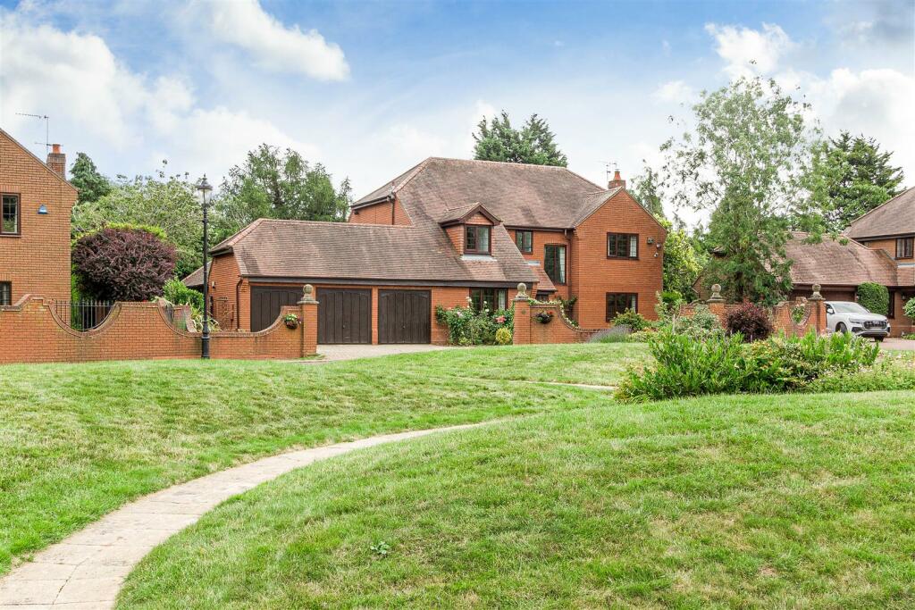 5 bedroom detached house for sale in Shawbury Village, Shustoke, B46