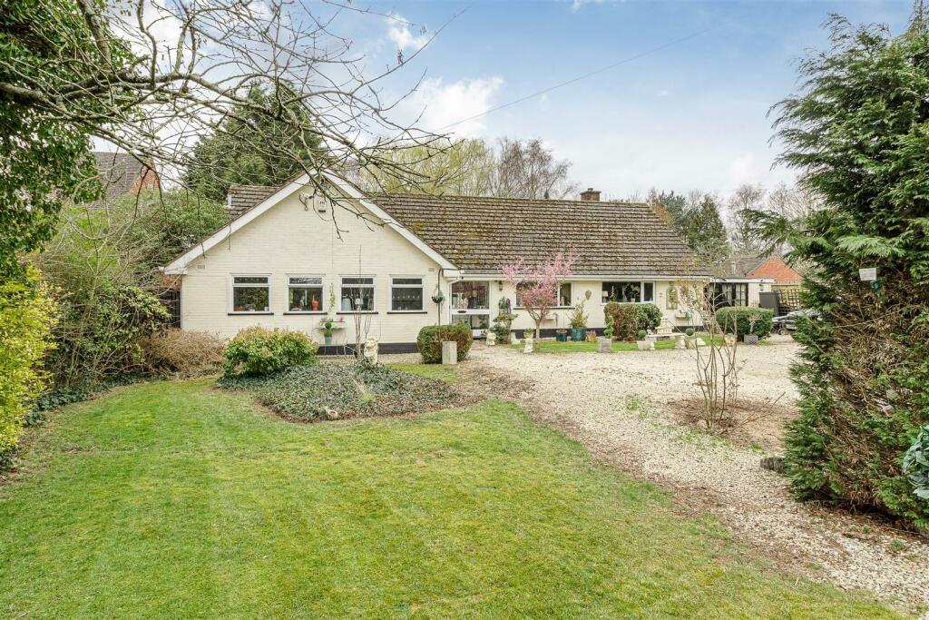 4 bedroom detached bungalow for sale in Tamworth Road, Nether Whitacre, B46