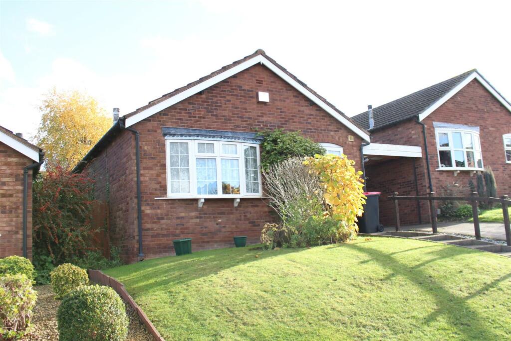 2 bedroom detached bungalow for sale in Ensor Drive, Polesworth, B78