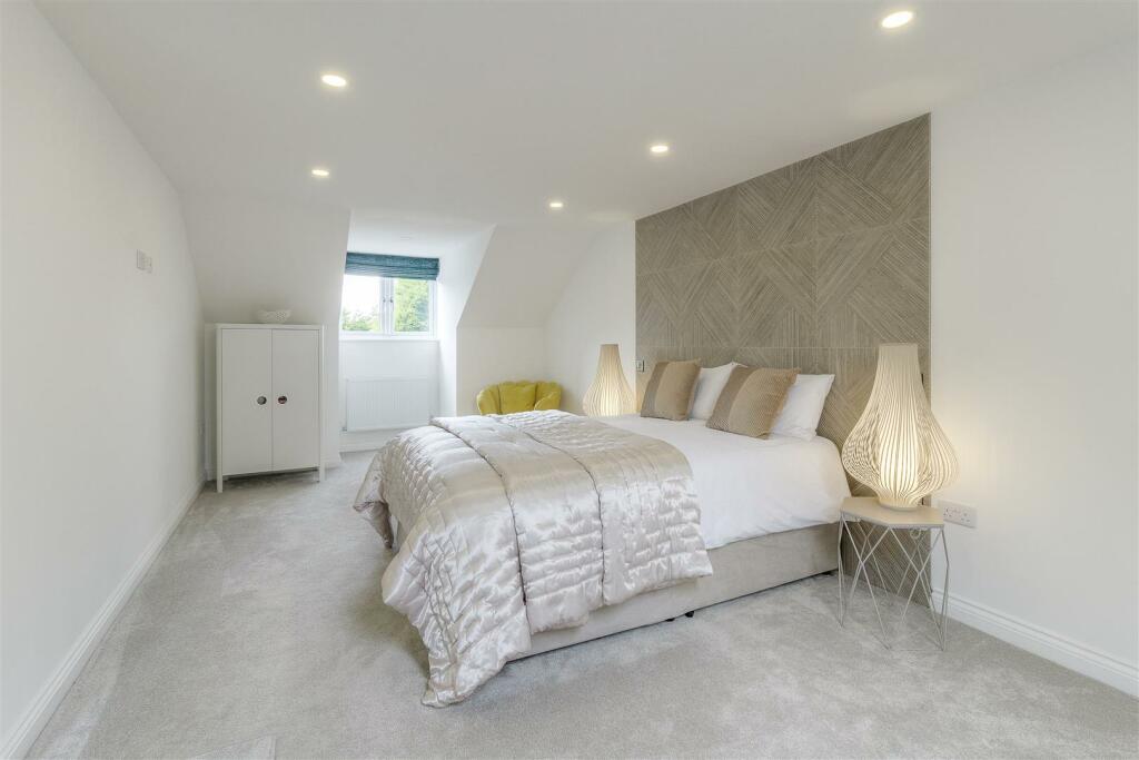 Additional property image - 6 Shilton Lane, Bulkington, CV12