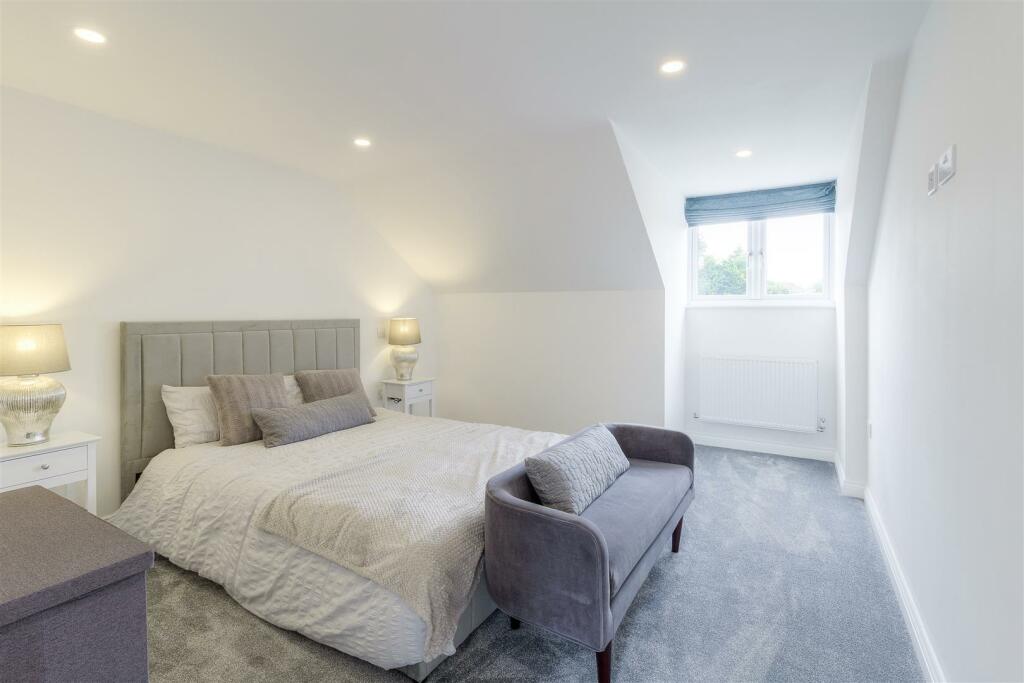 Additional property image - 6 Shilton Lane, Bulkington, CV12