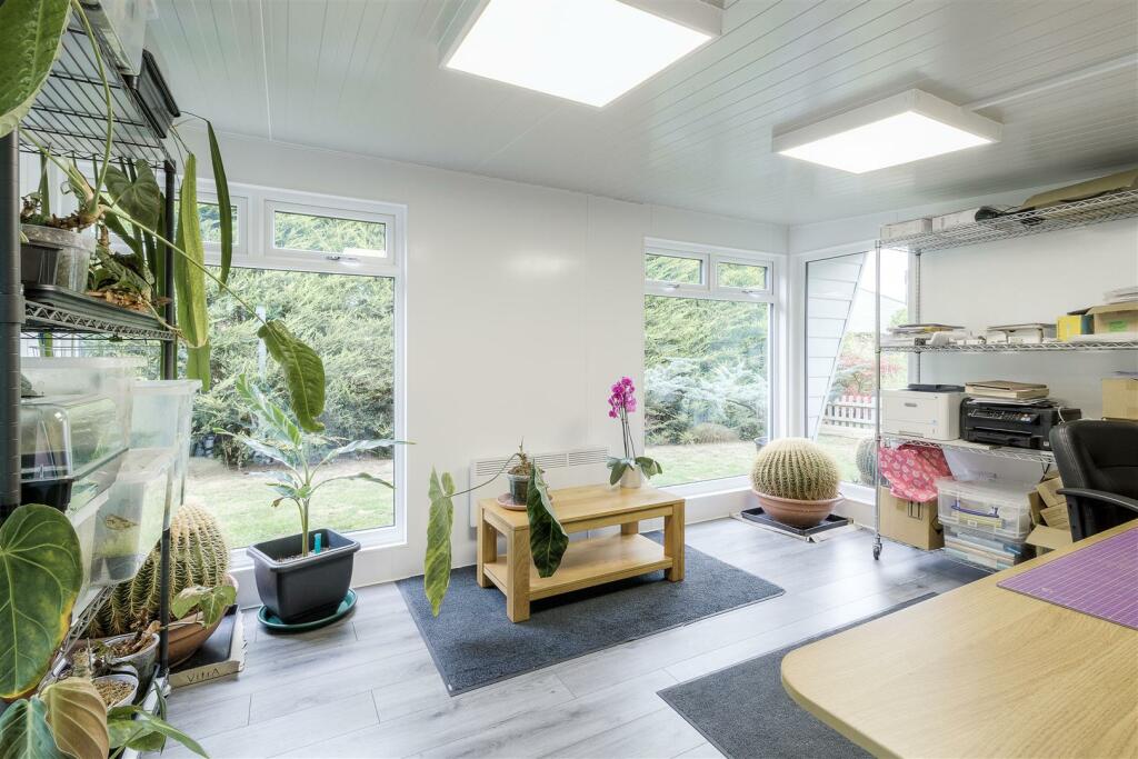 Additional property image - 6 Shilton Lane, Bulkington, CV12