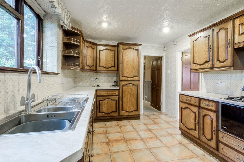 Additional property image - Dordon Road, Dordon, B78