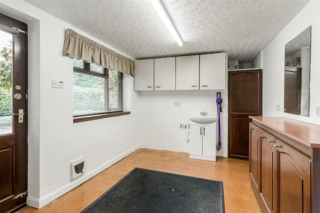 Additional property image - Dordon Road, Dordon, B78