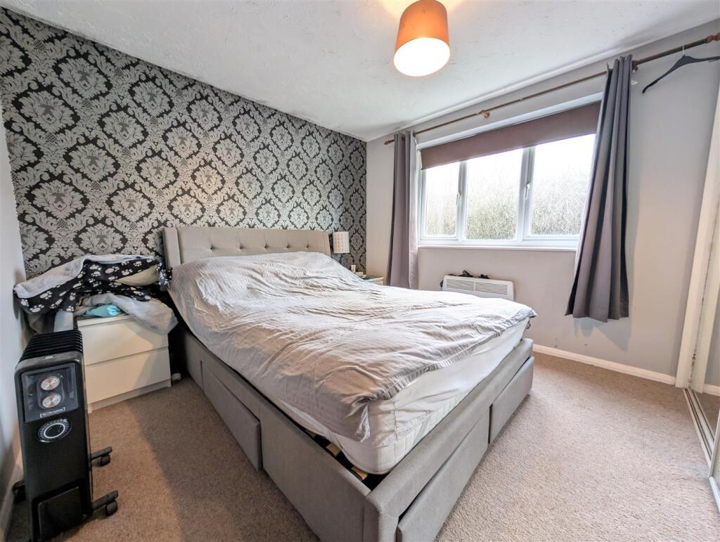 Additional property image - Barnsley Close, Atherstone, CV9