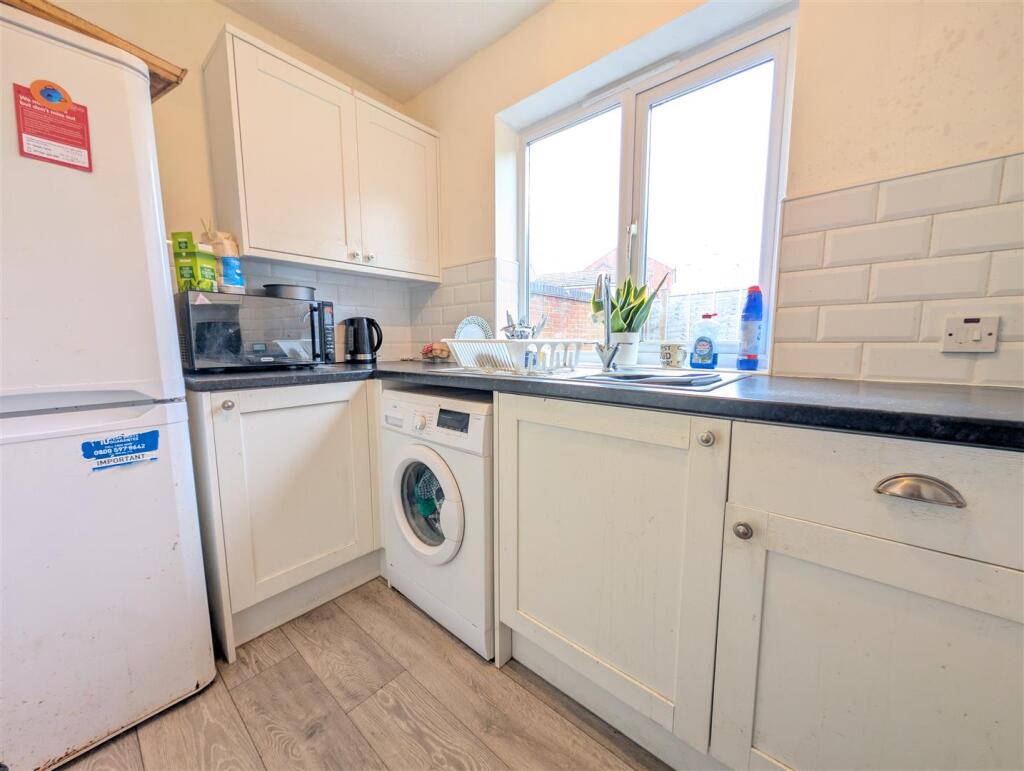 Additional property image - Barnsley Close, Atherstone, CV9