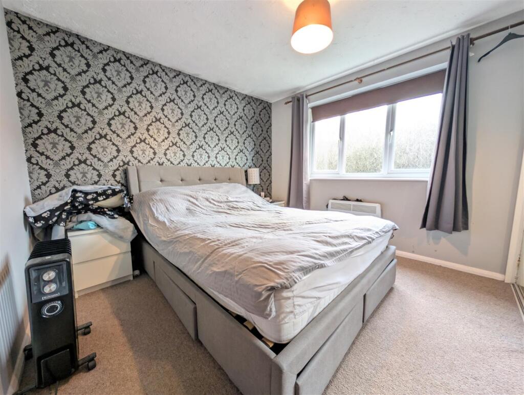 Additional property image - Barnsley Close, Atherstone, CV9