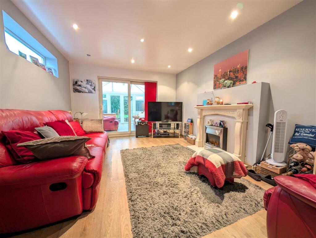 Additional property image - Martins Drive, Atherstone, CV9