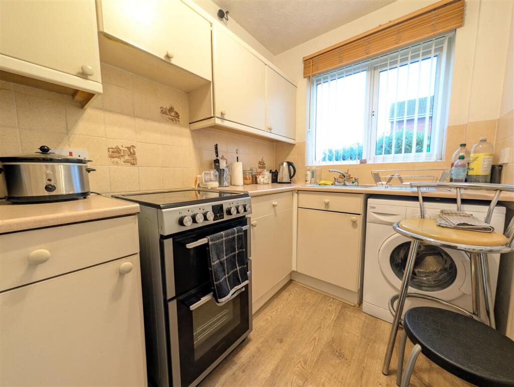 Additional property image - Martins Drive, Atherstone, CV9