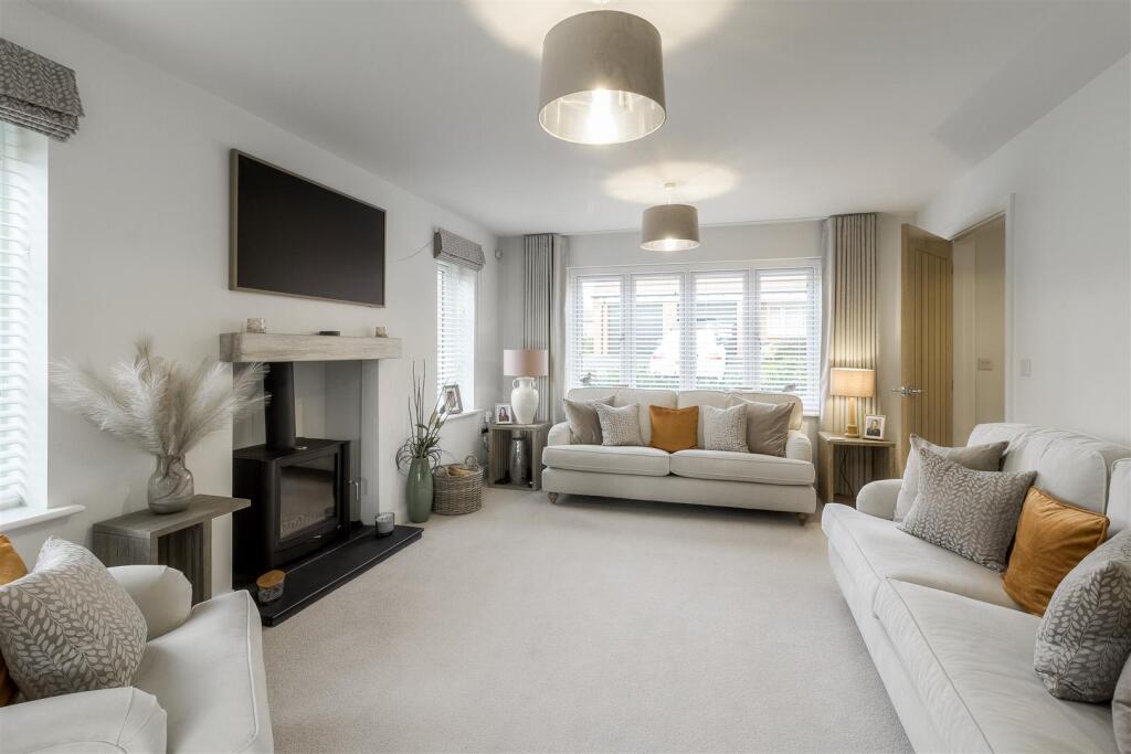 Additional property image - Wilson Close, Newton Regis, B79