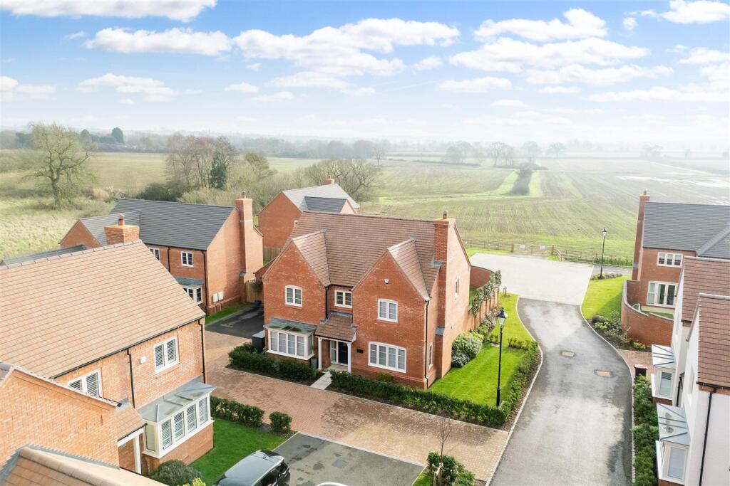 Additional property image - Wilson Close, Newton Regis, B79