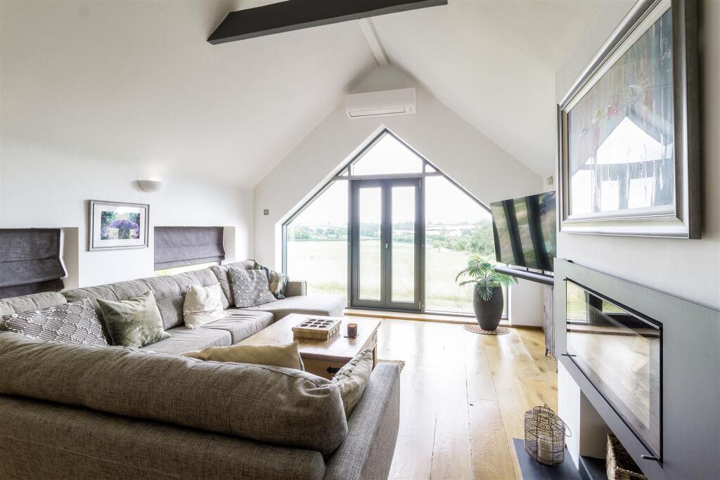 Additional property image - Hall Lane, Odstone, CV13