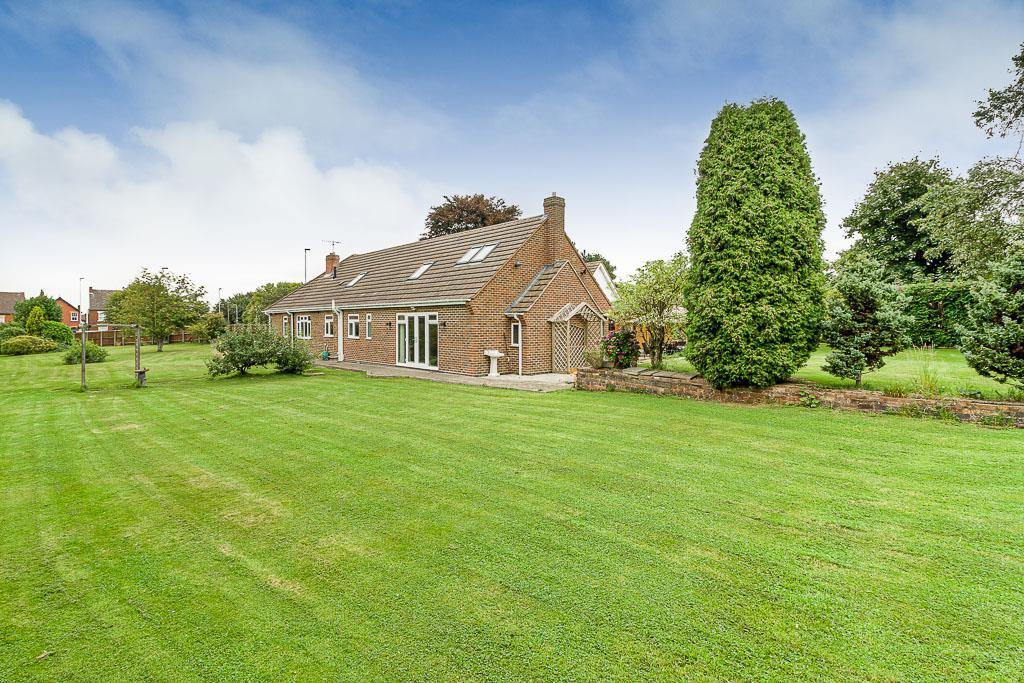 4 bedroom detached bungalow for sale in Glascote Road, Glascote