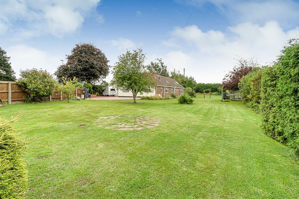 4 bedroom detached bungalow for sale in Glascote Road, Glascote