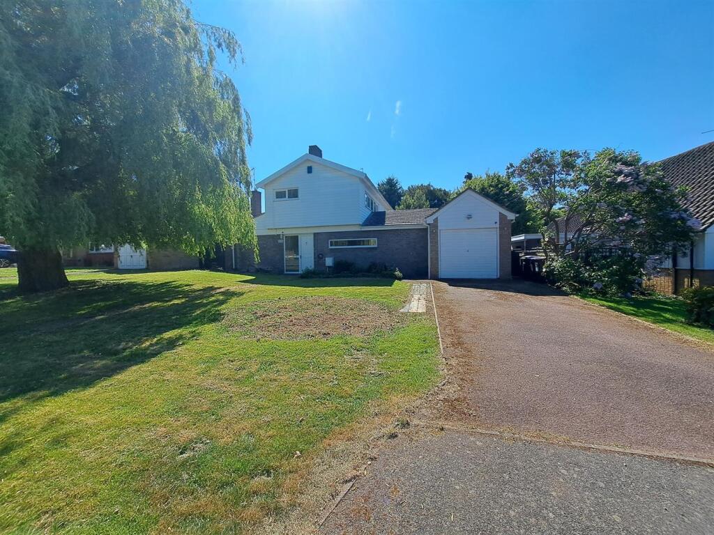 Main image of property: Lady Winefrides Walk, Great Billing, Northampton, NN3