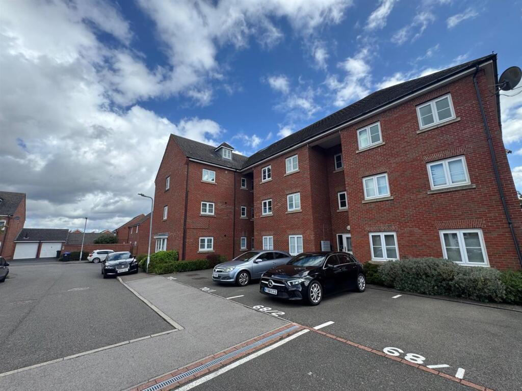 Main image of property: MILBURN DRIVE, ST CRISPINS - NN5