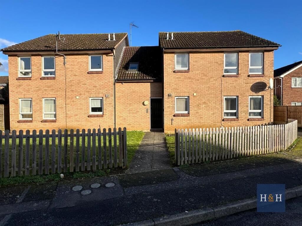 Main image of property: DOWNWOOD CLOSE, CHERRY LODGE - NN3
