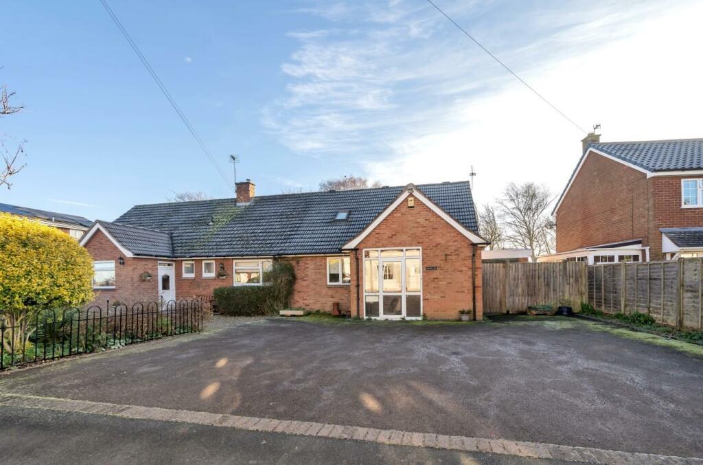 2 bedroom semidetached bungalow for sale in Church Street, Churchover