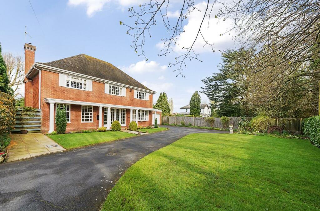 5 bedroom detached house for sale in Dunchurch Road, Rugby, CV22