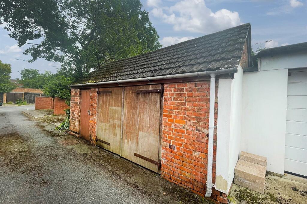 Additional property image - Clifton Road, Rugby, CV21