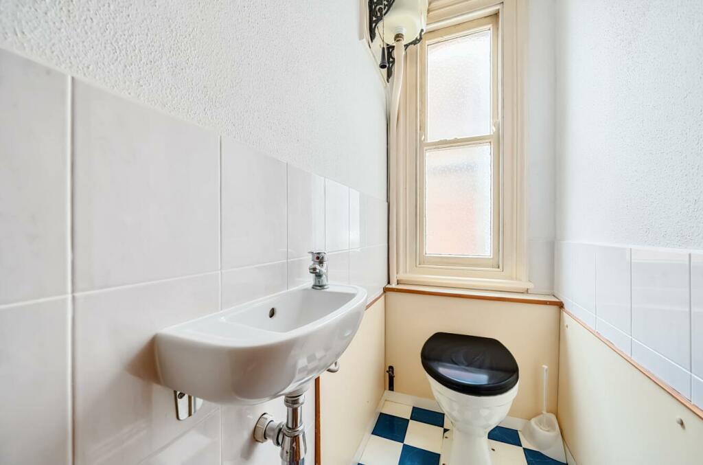 Additional property image - Clifton Road, Rugby, CV21