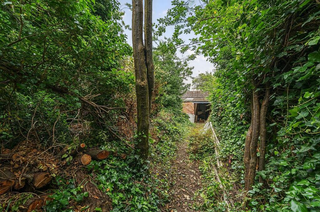 Additional property image - Clifton Road, Rugby, CV21