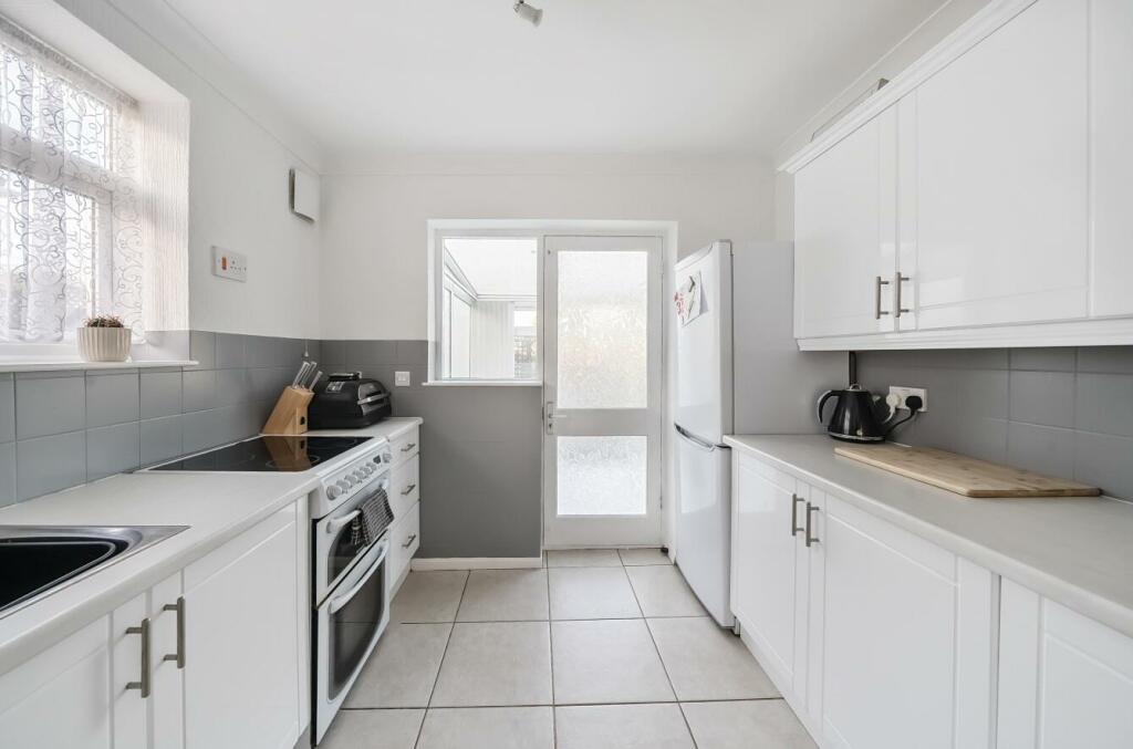 Additional property image - Mellor Road, Rugby, CV21