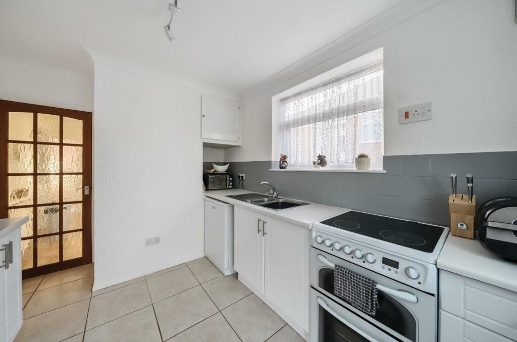 Additional property image - Mellor Road, Rugby, CV21