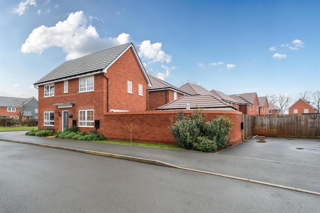 Main image of property: Crimson close, Rugby, CV22