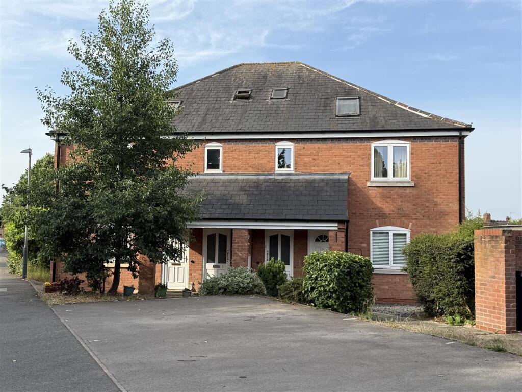 Main image of property: The Arbours, Rugby