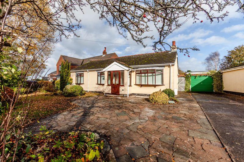 2 bedroom bungalow for sale in Moss Nook, Burscough, Ormskirk, L40