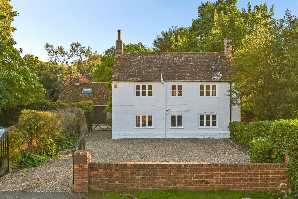 5 bedroom detached house for sale in The Street, WillesboroughLees