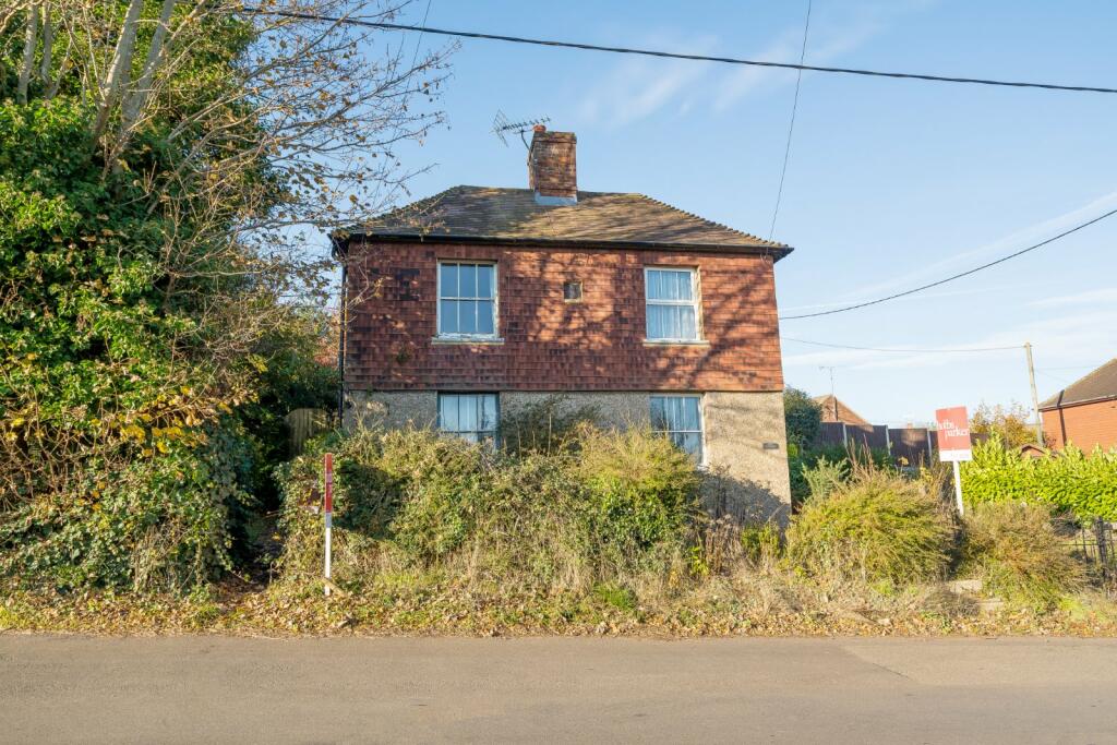 2 bedroom semidetached house for sale in Lees Road, Brabourne Lees