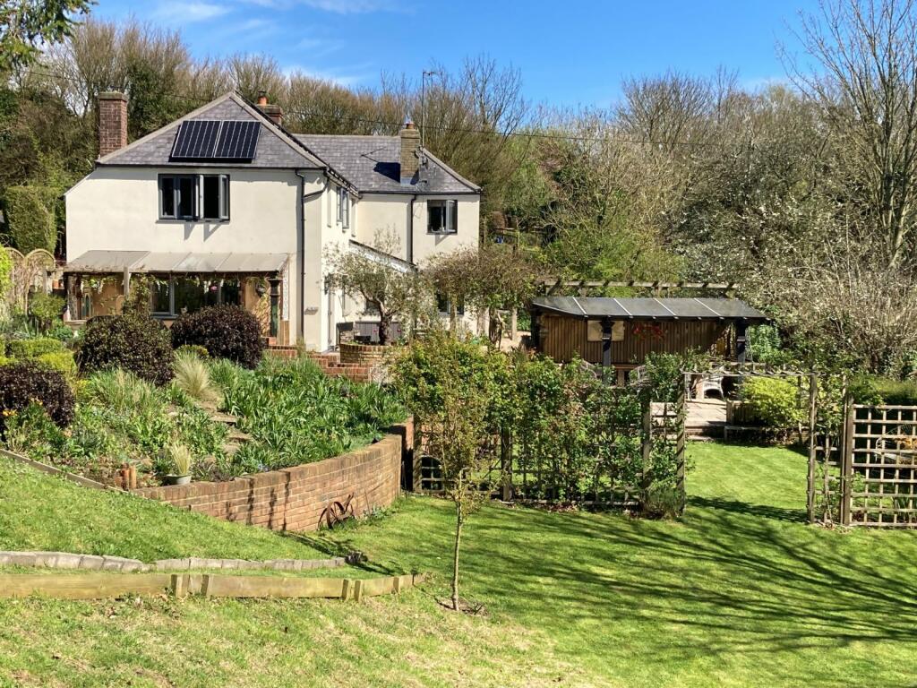 4 bedroom detached house for sale in Woodland Road, Lyminge, Folkestone