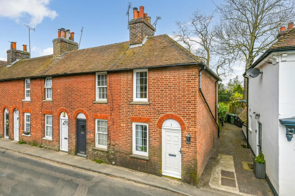 2 bedroom end of terrace house for sale in The Street, Mersham, Ashford