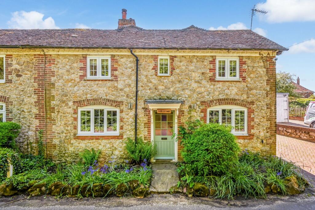 3 bedroom semidetached house for sale in Charing Heath Road, Charing