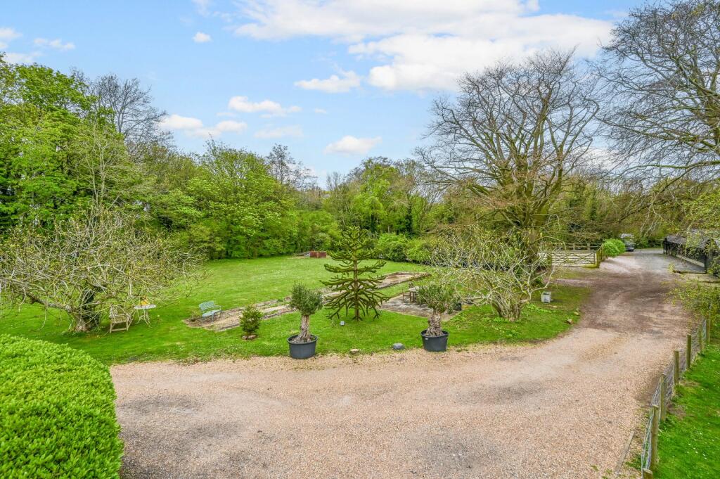 Additional property image - Pilgrims Cottages, Roman Road, West Studdal, Kent, CT15