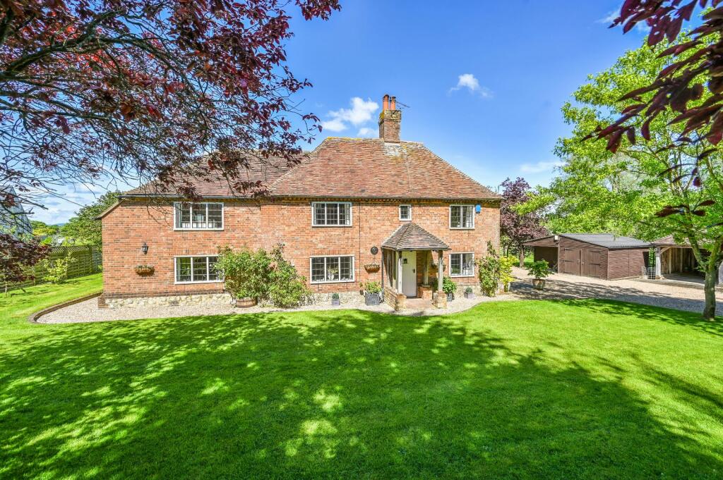 5 bedroom detached house for sale in Bilsington, Ashford, Kent, TN25